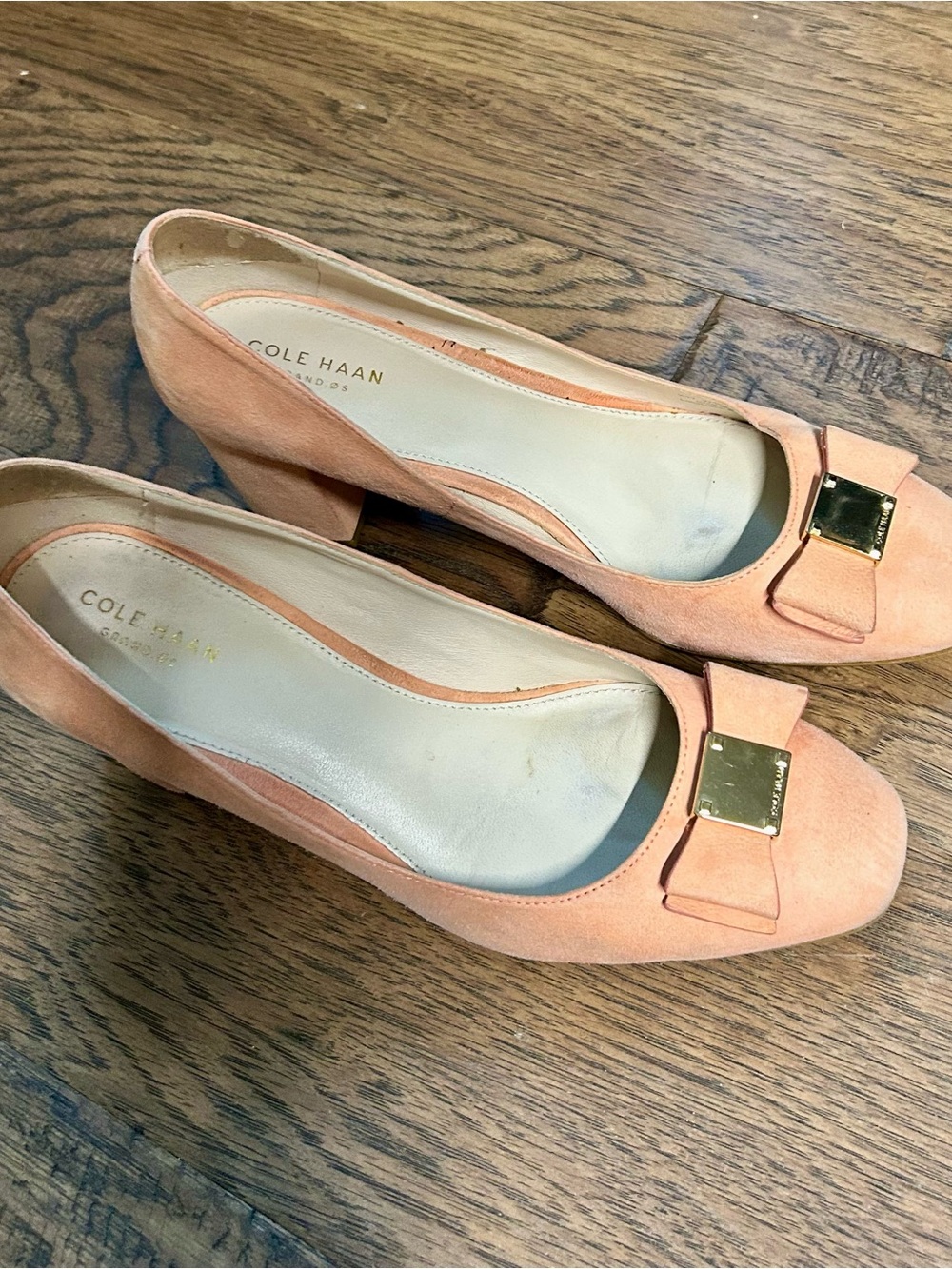 Cole Haan Pink Suede Bow Block Heel Pumps size 9.5